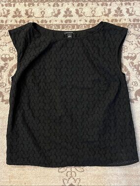 NWOT Ann Taylor Black Eyelet Cap-Sleeve Shell